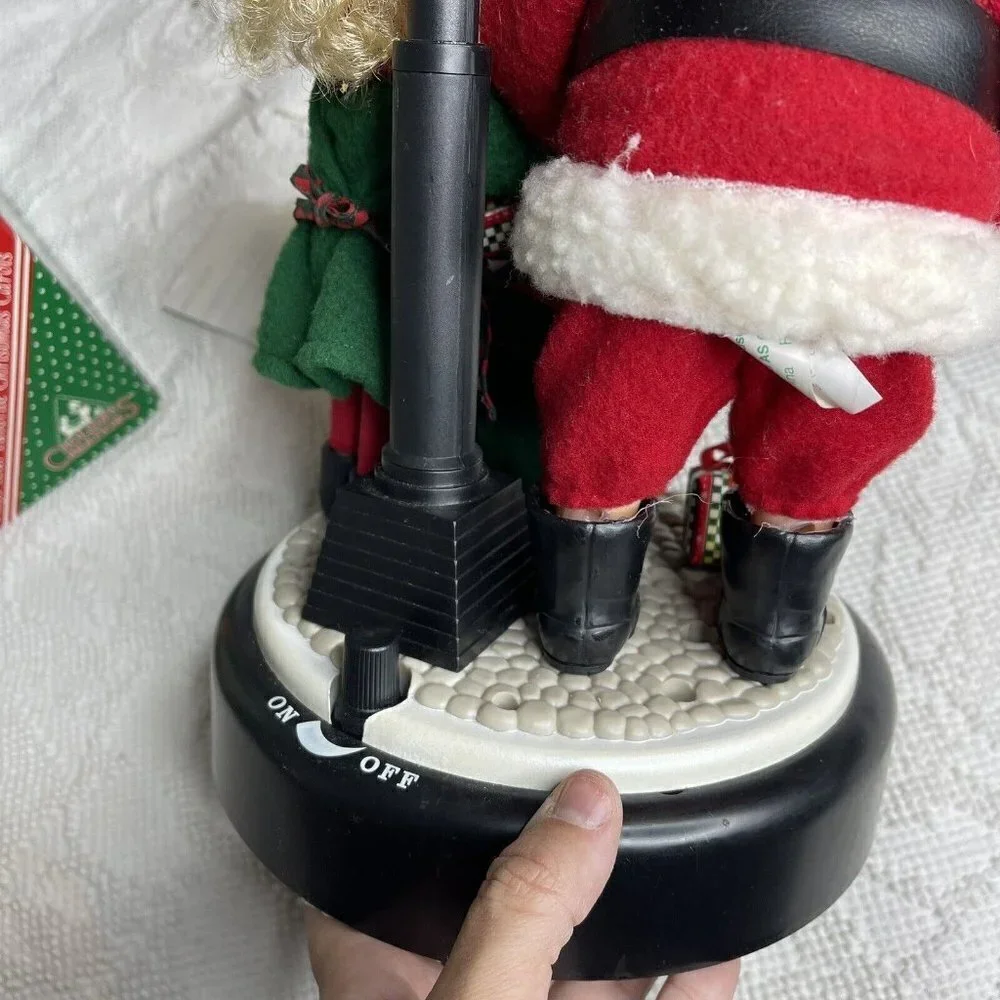 Vintage 1993 Holiday Creations Musical Santa Lamp Post Scene Christmas Decor